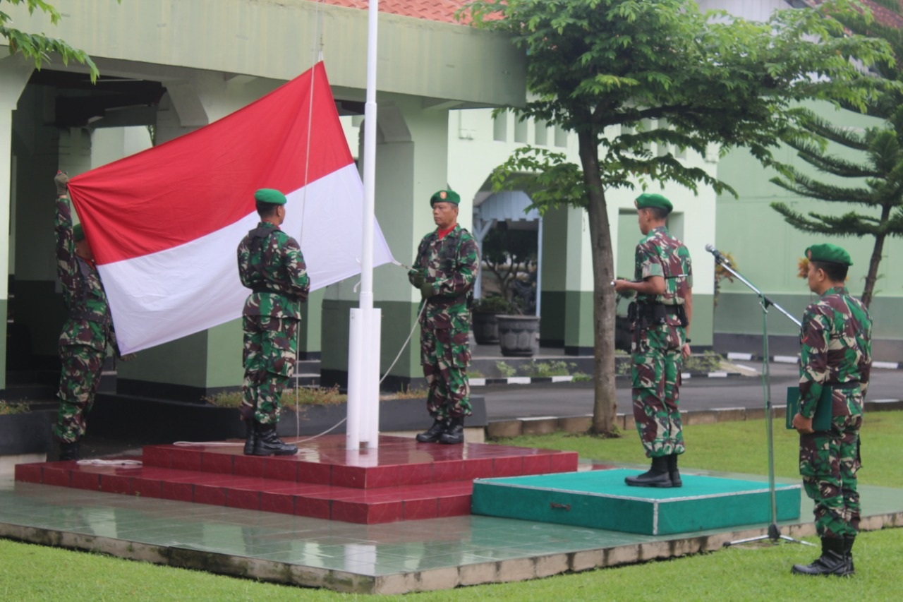 Kodim 0734/Yogyakarta Melaksanakan Upacara Bendera Hari Senin