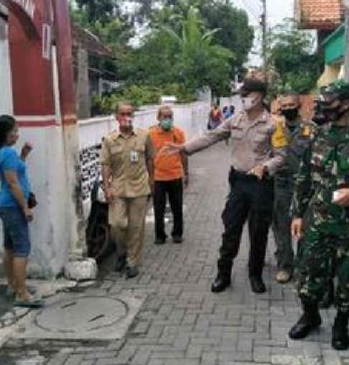 BABINSA KORAMIL DANUREJAN TURUT AKTIF DALAM KEGIATAN CIPTA KONDISI DALAM PENANGANAN COVID 19.