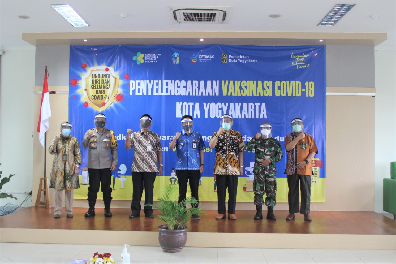 Launching Vaksinasi Covid-19 di Kota Yogyakarta, 24 Pejabat dan Tomas Siap  Divaksin