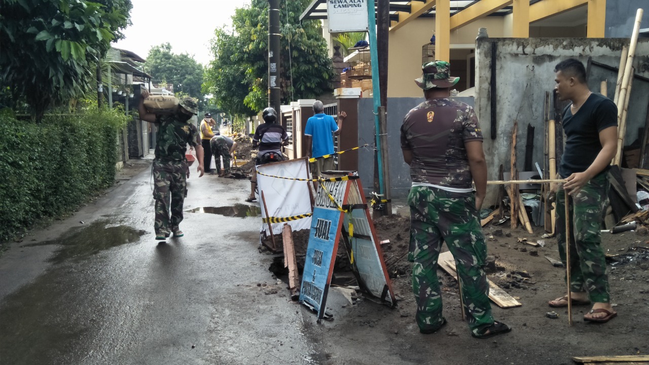 CEGAH BANJIR SATGAS TMMD KODIM JOGJA PRIORITAS SASARAN SALURAN AIR HUJAN (SAH) 