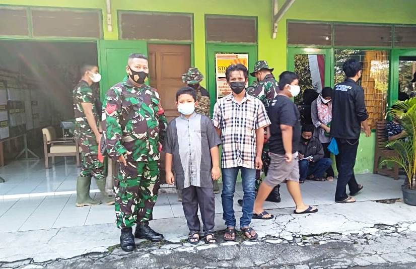 TMMD REGULER KE 111 KODIM 0734/KOTA YOGYAKARTA GELAR BAKTI SOSIAL SUNATAN MASAL BERSAMA BAZNAS