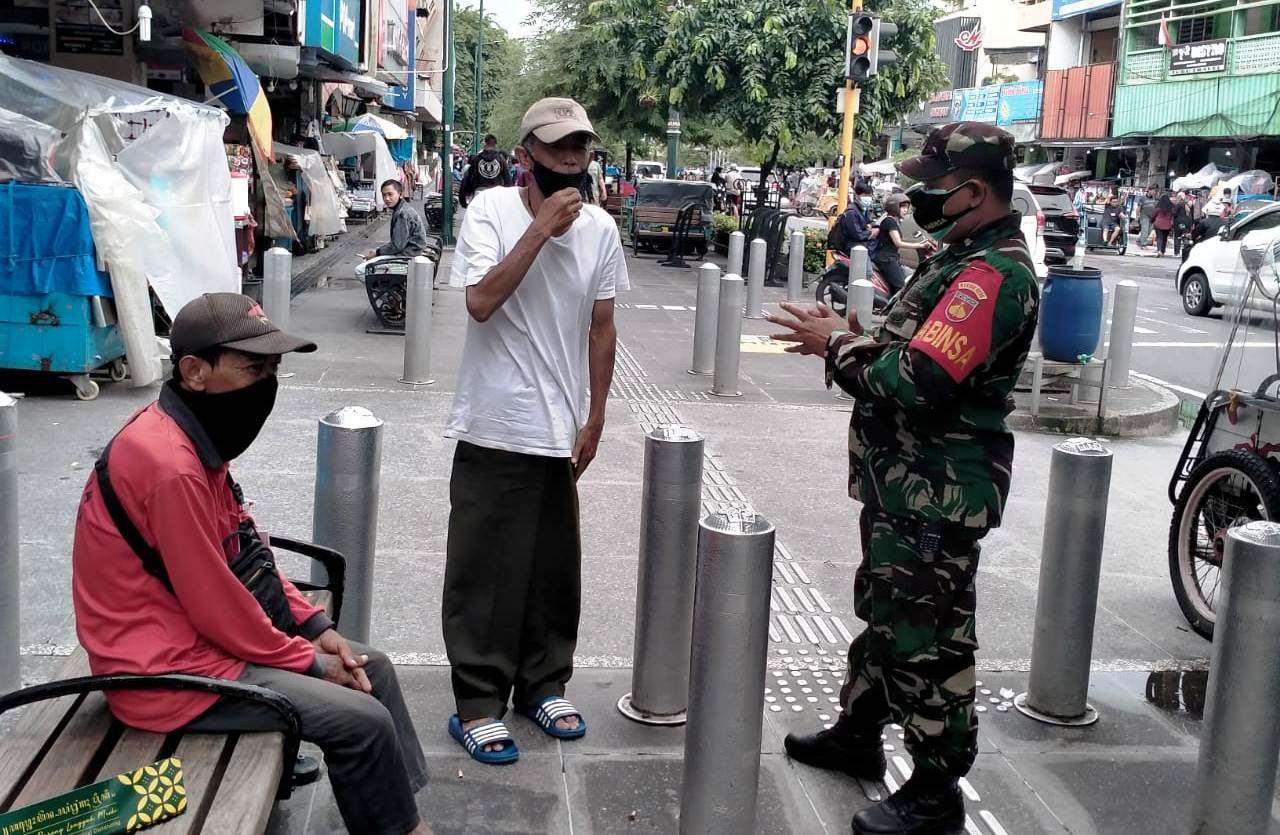 Kodim Kota Yogyakarta Babinsa Koramil Danurejan Himbau Protokol Kesehatan Di Kawasan