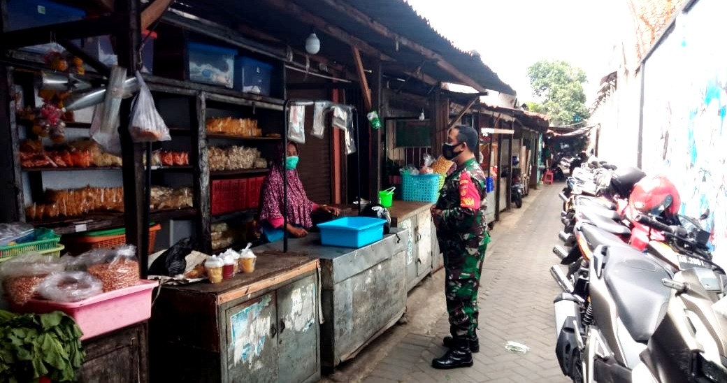 BABINSA BLUSUKAN KE PASAR TRADISIONAL SENTUL