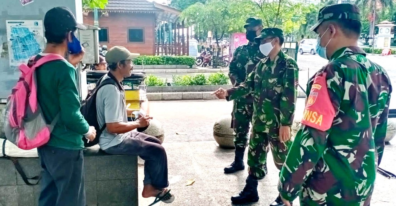 CEGAH KASUS COVID-19 NAIK KORAMIL 05/PAKUALAMAN LAKSANAKAN HIMBAUAN PROKES