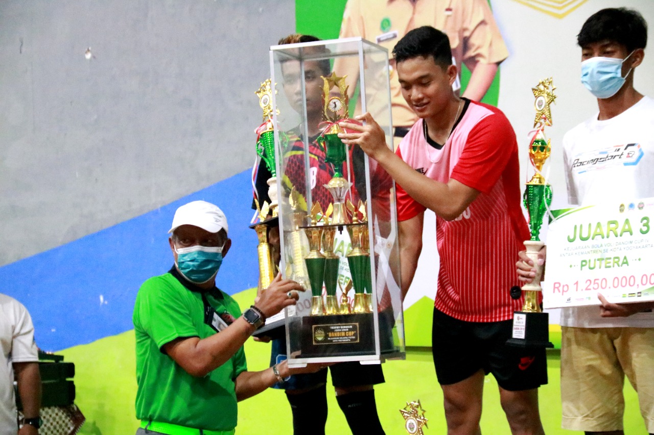 Walikota Yogyakarta Tutup Secara Resmi Turnamen Dandim Cup IV-2021 Kota Yogyakarta