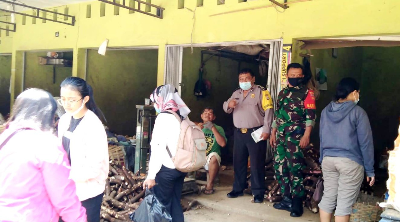 BABINSA BROTOKUSUMAN HIMBAU PROKES DI PASAR TELO KARANGKAJEN 