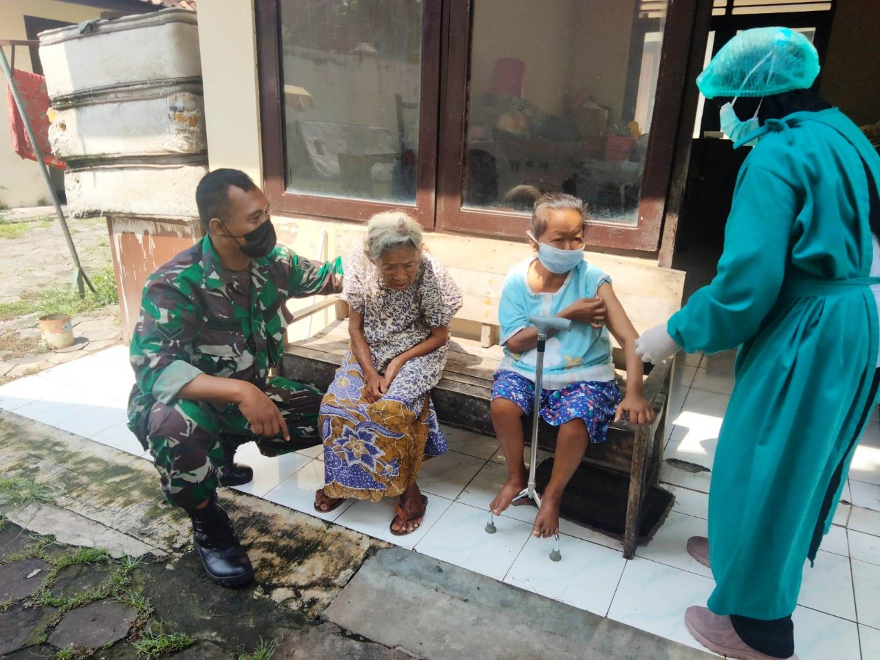 BABINSA MENGAWAL PERCEPATAN VAKSIN DI PANTI WREDA BUDI DHARMA