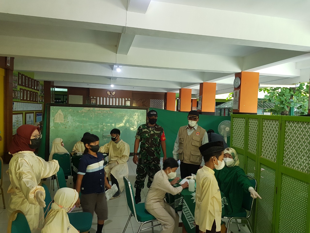 VAKSINASI COVID-19 UNTUK ANAK USIA 6 - 11 TAHUN DI SD MUHAMMADIYAH 3 WIROBRAJAN