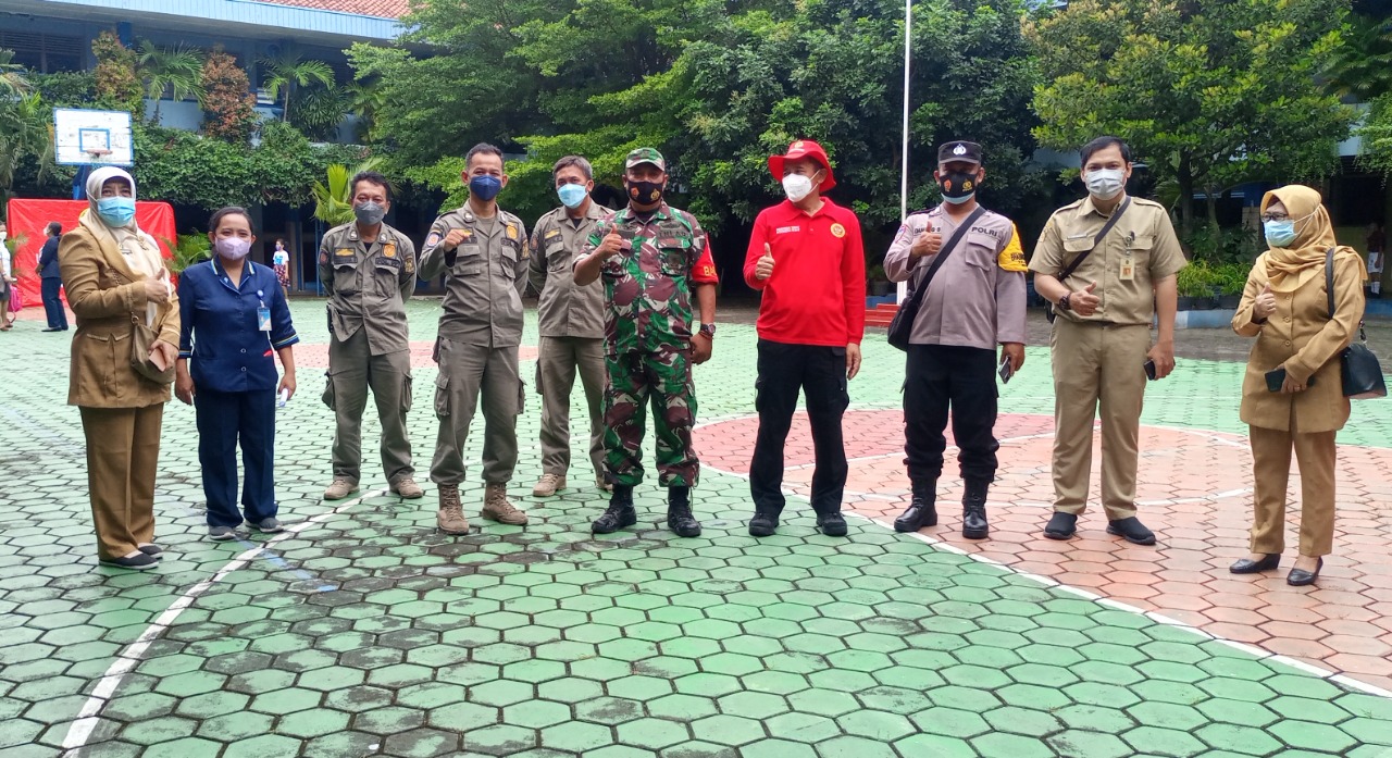 BABINSA BUMIJO DAMPINGI VAKSIN DI SD TARAKANITA YOGYAKARTA