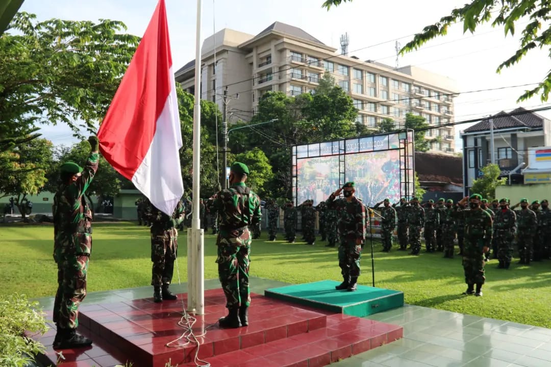 Kasdim 0734/Kota Yogyakarta Pimpin Upacara Pengibaran Bendera