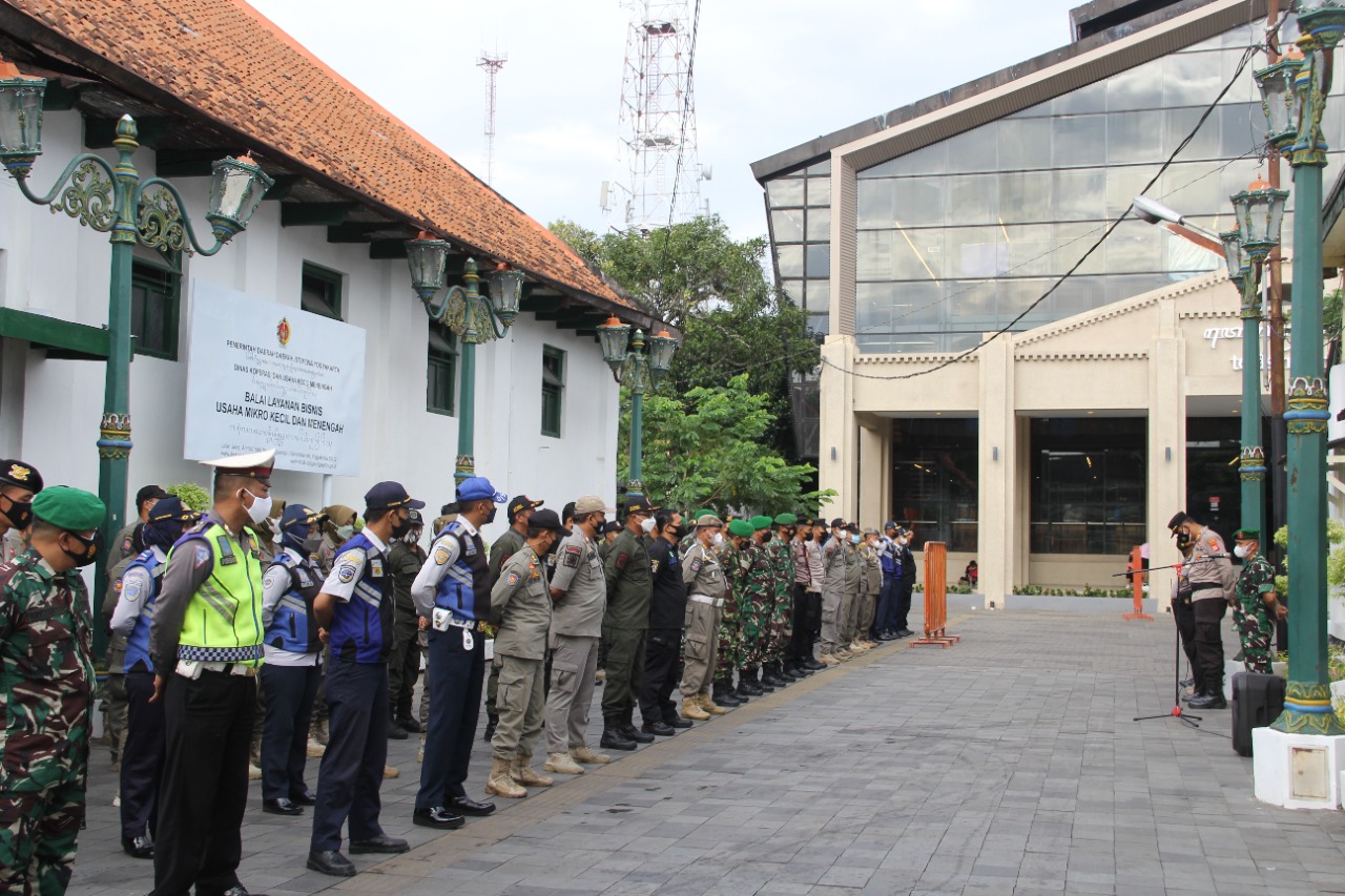 Kasdim Kota Yogyakarta Pimpin Apel Gabungan di Teras Malioboro