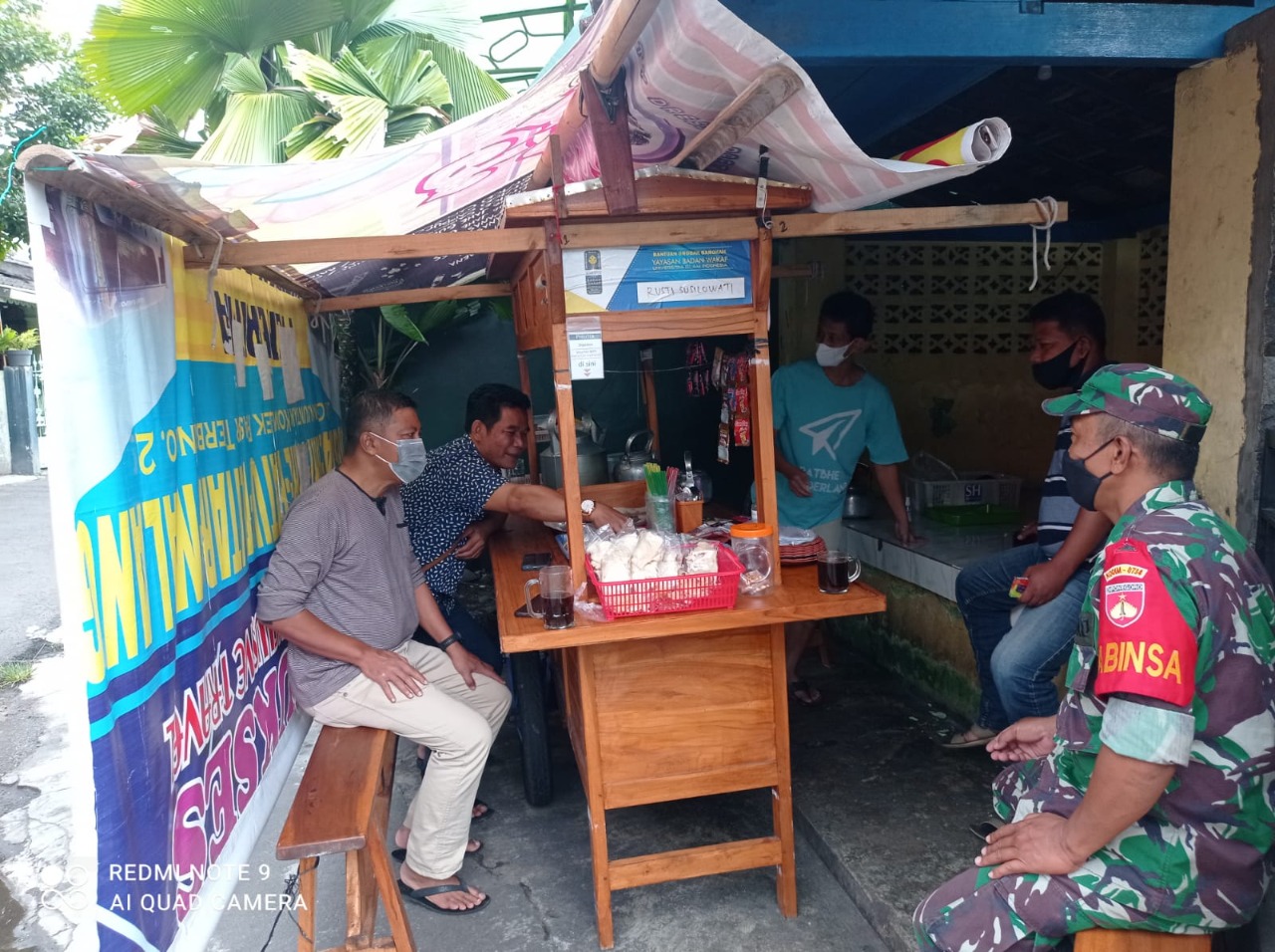 Babinsa Tegalrejo Jadikan Warung Angkringan Menjadi Sarana Komsos Yang Efektif