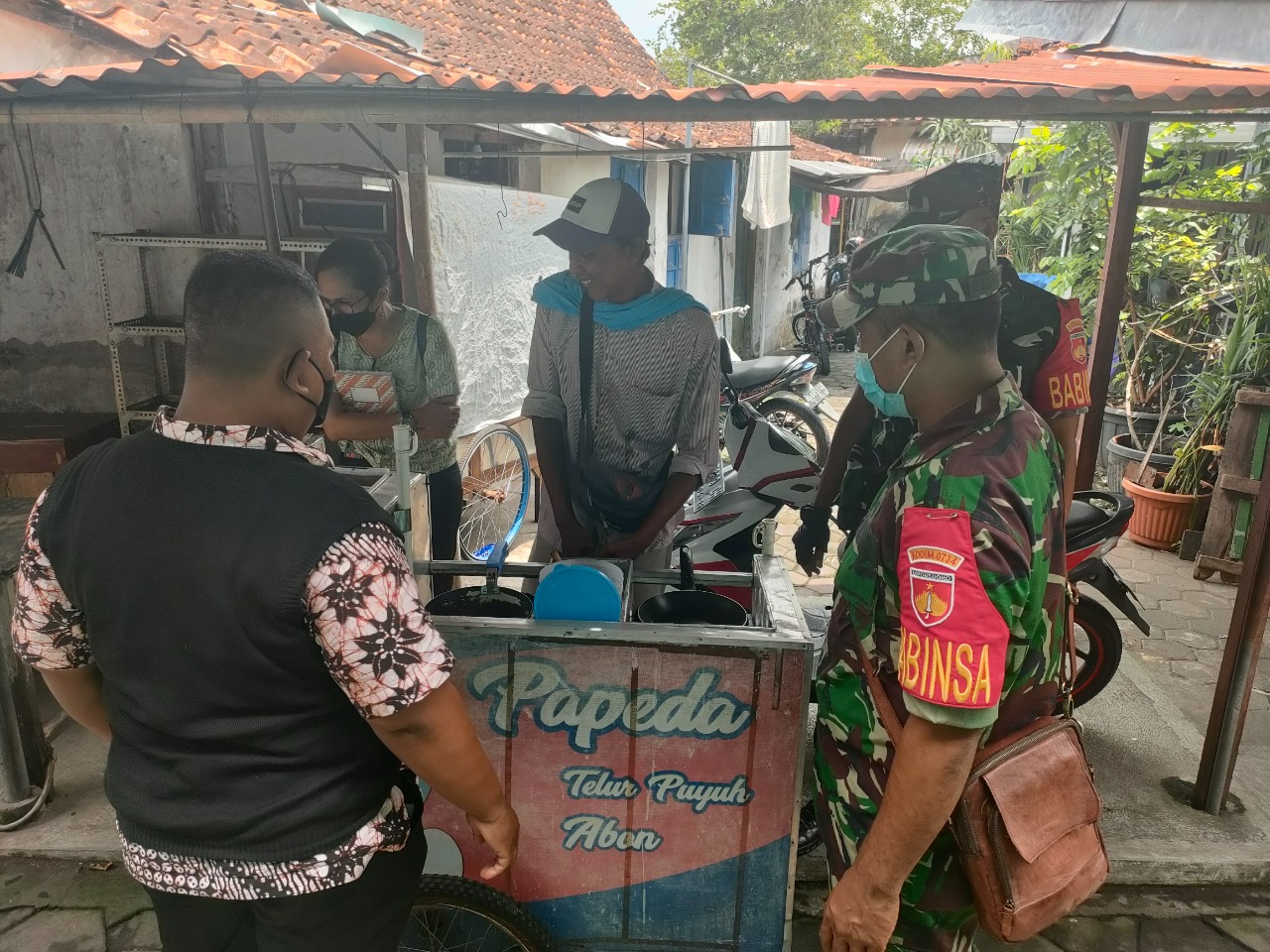 Komunikasi Sosial Babinsa Pringgokusuman Dengan Pedagang Kecil Keliling