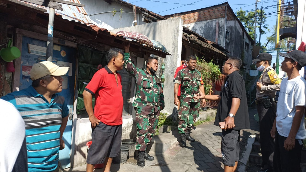 Babinsa Koramil 04/Danurejan Beserta Bhabinkamtibmas Polsek Danurejan Latihan Persiapan Lomba Evaluasi Perkembangan Kelurahan Suryatmajan Tingkat Kota