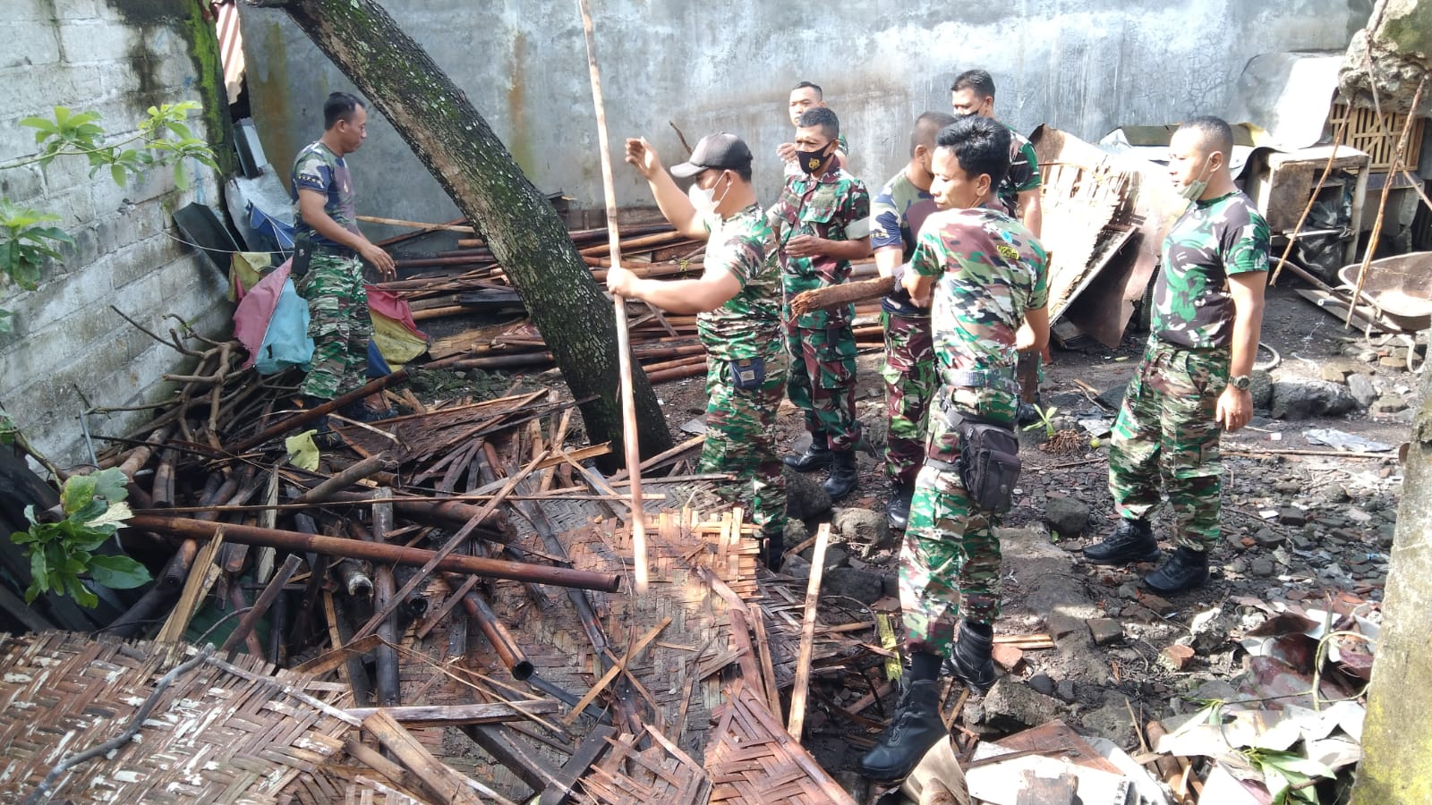 Program Babinsa Masuk Dapur, Kodim 0734/Kota Yogyakarta Rehab Rumah Tidak Layak Huni 