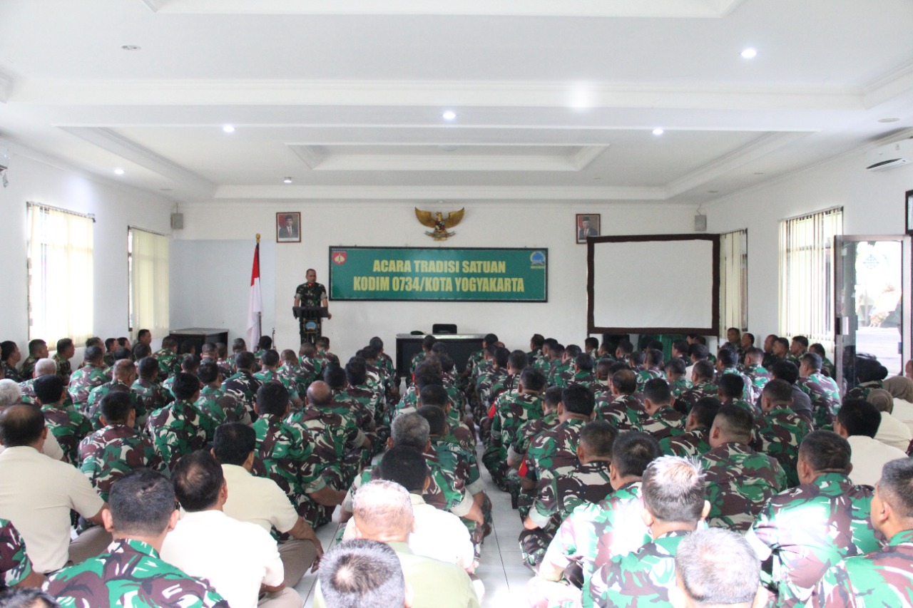 Beri Jam Komandan Perdana, Dandim 0734/Kota Yogyakarta  Ingatkan Prajuritnya Tetap Kompak